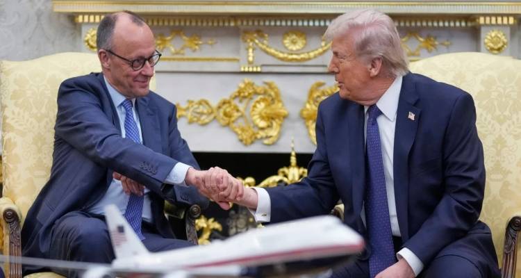 &Omicron; &Tau;&rho;&alpha;&mu;&pi; &delta;&iota;&alpha;&kappa;ό&pi;&tau;&epsilon;&iota; &kappa;ά&theta;&epsilon; &epsilon;&mu;&pi;&omicron;&rho;&iota;&kappa;ή &sigma;&chi;έ&sigma;&eta; &mu;&epsilon; &tau;&eta;&nu; &Iota;&sigma;&pi;&alpha;&nu;ί&alpha;: &laquo;&Alpha;&pi;&alpha;ί&sigma;&iota;&omicron;&sigmaf; &sigma;ύ&mu;&mu;&alpha;&chi;&omicron;&sigmaf;&raquo; -&Chi;&omicron;&lambda;ή &gamma;&iota;&alpha; &Sigma;&tau;ά&rho;&mu;&epsilon;&rho;: &laquo;&Delta;&epsilon;&nu; &epsilon;ί&nu;&alpha;&iota; &kappa;&alpha;&iota; &omicron;... &Tau;&sigma;ώ&rho;&tau;&sigma;&iota;&lambda;&raquo;