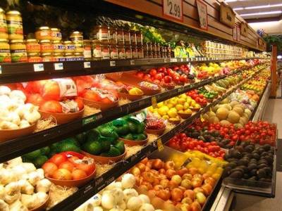 ΕΤΕ: Γιατί πέφτουν μόνο οι μισθοί και όχι οι τιμές στην Ελλάδα