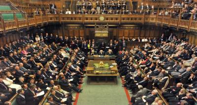 &Beta;&rho;&epsilon;&tau;&alpha;&nu;ί&alpha; &ndash; &Kappa;&omicron;&rho;&omicron;&nu;&omicron;ϊό&sigmaf; : &Tau;&eta; &sigma;&upsilon;&nu;&alpha;ί&nu;&epsilon;&sigma;&eta; &tau;&omicron;&upsilon; &kappa;&omicron;&iota;&nu;&omicron;&beta;&omicron;&upsilon;&lambda;ί&omicron;&upsilon; &pi;&rho;&iota;&nu; &tau;&eta;&nu; &epsilon;&pi;&iota;&beta;&omicron;&lambda;ή lockdown &sigma;&tau;&omicron; &mu;έ&lambda;&lambda;&omicron;&nu; &epsilon;&pi;&iota;&delta;&iota;ώ&kappa;&omicron;&upsilon;&nu; &Tau;ό&rho;&iota;&sigmaf; &beta;&omicron;&upsilon;&lambda;&epsilon;&upsilon;&tau;έ&sigmaf;