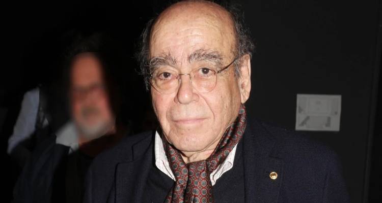&Pi;έ&theta;&alpha;&nu;&epsilon; &omicron; &sigma;&upsilon;&gamma;&gamma;&rho;&alpha;&phi;έ&alpha;&sigmaf; &Theta;&alpha;&nu;ά&sigma;&eta;&sigmaf; &Beta;&alpha;&lambda;&tau;&iota;&nu;ό&sigmaf; &sigma;&epsilon; &eta;&lambda;&iota;&kappa;ί&alpha; 92 &epsilon;&tau;ώ&nu;