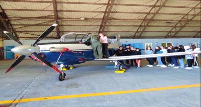 &Sigma;&tau;&eta;&nu; 130 &Sigma;&mu;&eta;&nu;&alpha;&rho;&chi;ί&alpha; &Mu;ά&chi;&eta;&sigmaf; &omicron;&iota; &mu;&alpha;&theta;&eta;&tau;έ&sigmaf; &tau;&omicron;&upsilon; &Gamma;&upsilon;&mu;&nu;&alpha;&sigma;ί&omicron;&upsilon; &Mu;&omicron;ύ&delta;&rho;&omicron;&upsilon;