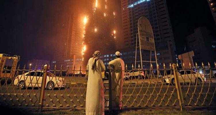 &Phi;&omega;&tau;&iota;ά &sigma;&epsilon; &omicron;&upsilon;&rho;&alpha;&nu;&omicron;&xi;ύ&sigma;&tau;&epsilon;&sigmaf; &sigma;&tau;&alpha; &Eta;&nu;&omega;&mu;έ&nu;&alpha; &Alpha;&rho;&alpha;&beta;&iota;&kappa;ά &Epsilon;&mu;&iota;&rho;ά&tau;&alpha; (photos)