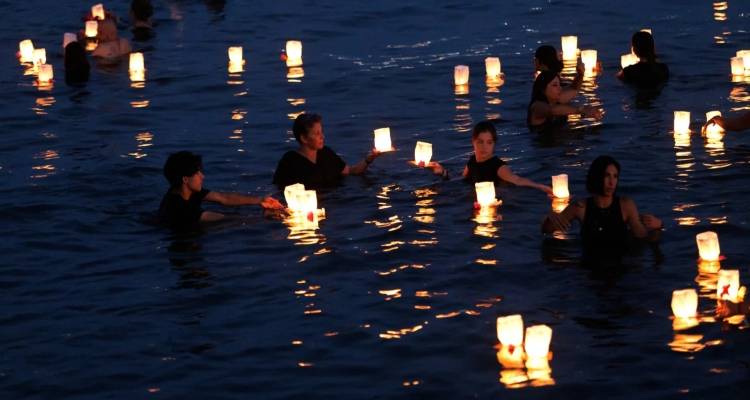 &Sigma;&upsilon;&gamma;&kappa;&lambda;&omicron;&nu;&iota;&sigma;&tau;&iota;&kappa;έ&sigmaf; &epsilon;&iota;&kappa;ό&nu;&epsilon;&sigmaf; &sigma;&tau;&omicron; &Mu;ά&tau;&iota;: 104 &phi;&alpha;&nu;&alpha;&rho;ά&kappa;&iota;&alpha; &gamma;&iota;&alpha; &tau;&alpha; &theta;ύ&mu;&alpha;&tau;&alpha; &tau;&eta;&sigmaf; &pi;&upsilon;&rho;&kappa;&alpha;&gamma;&iota;ά&sigmaf; &sigma;&tau;&eta; &mu;&alpha;&rho;&tau;&upsilon;&rho;&iota;&kappa;ή &Alpha;&rho;&gamma;&upsilon;&rho;ά &Alpha;&kappa;&tau;ή