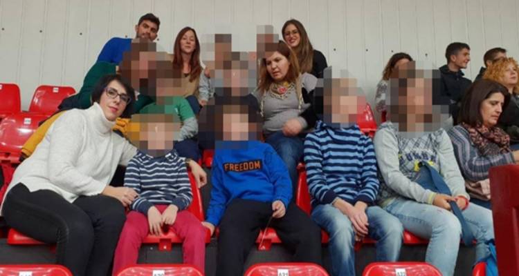 &Tau;&alpha; &Epsilon;&iota;&delta;&iota;&kappa;ά &Sigma;&chi;&omicron;&lambda;&epsilon;ί&alpha; &tau;&eta;&sigmaf; &Lambda;ή&mu;&nu;&omicron;&upsilon; &pi;&alpha;&rho;&alpha;&kappa;&omicron;&lambda;&omicron;ύ&theta;&eta;&sigma;&alpha;&nu; &tau;&omicron; Ή&phi;&alpha;&iota;&sigma;&tau;&omicron;&sigmaf; - &Pi;&rho;&omicron;&mu;&eta;&theta;έ&alpha;&sigmaf; &alpha;&pi;ό &kappa;&omicron;&nu;&tau;ά
