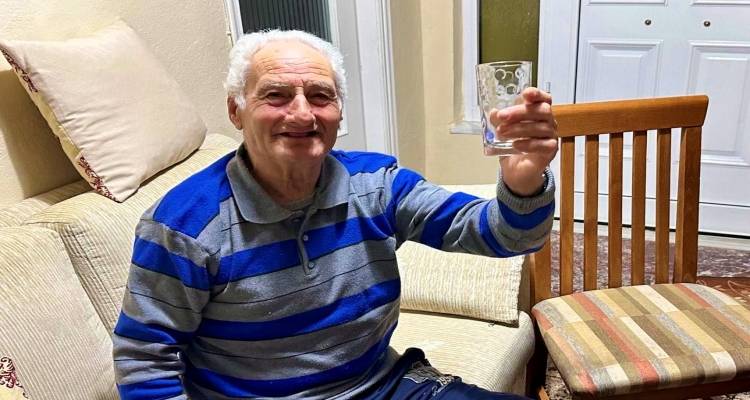 &laquo;Έ&phi;&upsilon;&gamma;&epsilon;&raquo; &alpha;&pi;ό &tau;&eta; &zeta;&omega;ή &omicron; &Gamma;&iota;ώ&rho;&gamma;&omicron;&sigmaf; &Pi;&alpha;&rho;&alpha;&sigma;&chi;ά&kappa;&eta;&sigmaf;