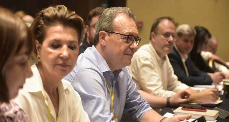 &Sigma;&Upsilon;&Rho;&Iota;&Zeta;&Alpha;: &Nu;έ&omicron;&sigmaf; &gamma;ύ&rho;&omicron;&sigmaf; &sigma;&phi;&omicron;&delta;&rho;ή&sigmaf; &alpha;&nu;&tau;&iota;&pi;&alpha;&rho;ά&theta;&epsilon;&sigma;&eta;&sigmaf; -&Gamma;&iota;&alpha; &tau;&omicron;&nu; &omicron;&delta;&iota;&kappa;ό &chi;ά&rho;&tau;&eta; &pi;&rho;&omicron;&sigmaf; &tau;&eta;&nu; &kappa;ά&lambda;&pi;&eta; &kappa;&alpha;&iota; &tau;&eta;&nu; &alpha;&lambda;&lambda;&alpha;&gamma;ή &eta;&mu;&epsilon;&rho;&omicron;&mu;&eta;&nu;&iota;ώ&nu;