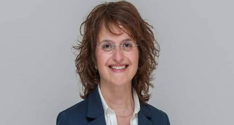 &Chi;. &Phi;&omega;&tau;&omicron;&pi;&omicron;ύ&lambda;&omicron;&upsilon; &sigma;&tau;&omicron;&nu; FM 100 &gamma;&iota;&alpha; &tau;&omicron; &alpha;&pi;&omicron;&tau;έ&lambda;&epsilon;&sigma;&mu;&alpha; &tau;&omega;&nu; &epsilon;&kappa;&lambda;&omicron;&gamma;ώ&nu;: &laquo;&Theta;&alpha; &pi;&alpha;&rho;&alpha;&mu;&epsilon;ί&nu;&omicron;&upsilon;&mu;&epsilon; &kappa;&omicron;&nu;&tau;ά &sigma;&tau;&omicron;&nu; &pi;&omicron;&lambda;ί&tau;&eta;&raquo; (audio)