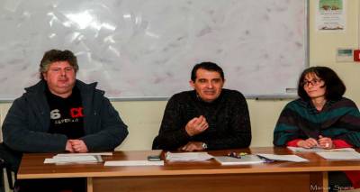 &Pi;&alpha;&rho;&alpha;&iota;&tau;ή&theta;&eta;&kappa;&epsilon; &omicron; &Pi;&rho;ό&epsilon;&delta;&rho;&omicron;&sigmaf; &tau;&omicron;&upsilon; &Phi;&iota;&lambda;&omicron;&zeta;&omega;&iota;&kappa;&omicron;ύ &Sigma;&omega;&mu;&alpha;&tau;&epsilon;ί&omicron;&upsilon; &Lambda;ή&mu;&nu;&omicron;&upsilon;