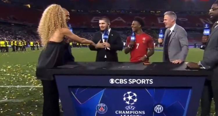 Η αμήχανη στιγμή που ο Καμπίμπ αρνήθηκε να δώσει το χέρι του μόνο στην γυναίκα του πλατό (video)