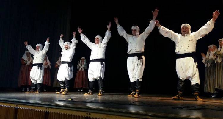 Ό&tau;&alpha;&nu; &laquo;&omicron; &chi;&omicron;&rho;ό&sigmaf; έ&nu;&omega;&sigma;&epsilon;&raquo; &tau;&eta; &Lambda;ή&mu;&nu;&omicron; &mu;&epsilon; &tau;&eta; &Sigma;&omicron;&upsilon;&eta;&delta;ί&alpha; (photos)