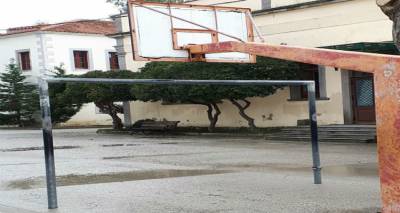 &Xi;ή&lambda;&omega;&sigma;&alpha;&nu; &tau;&alpha; &pi;&rho;&omicron;&sigma;&tau;&alpha;&tau;&epsilon;&upsilon;&tau;&iota;&kappa;ά &pi;&omicron;&upsilon; &epsilon;ί&chi;&alpha;&nu; &tau;&omicron;&pi;&omicron;&theta;&epsilon;&tau;&eta;&theta;&epsilon;ί &sigma;&tau;&omicron; 1&omicron; &Delta;&eta;&mu;&omicron;&tau;&iota;&kappa;ό &Mu;ύ&rho;&iota;&nu;&alpha;&sigmaf; (photos)