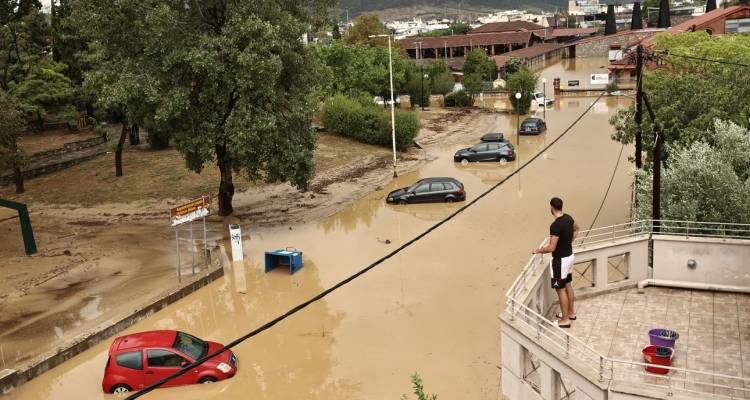 Meteo: &Eta; &pi;&rho;ώ&tau;&eta; &sigma;ύ&gamma;&kappa;&rho;&iota;&sigma;&eta; &tau;&omega;&nu; &kappa;&alpha;&kappa;&omicron;&kappa;&alpha;&iota;&rho;&iota;ώ&nu; &laquo;Daniel&raquo; &kappa;&alpha;&iota; &laquo;Elias&raquo; -&Tau;&epsilon;&rho;ά&sigma;&tau;&iota;&epsilon;&sigmaf; &pi;&omicron;&sigma;ό&tau;&eta;&tau;&epsilon;&sigmaf; &nu;&epsilon;&rho;&omicron;ύ &sigma;&epsilon; &Theta;&epsilon;&sigma;&sigma;&alpha;&lambda;ί&alpha; &kappa;&alpha;&iota; &Epsilon;ύ&beta;&omicron;&iota;&alpha;