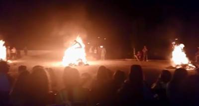 Κακανούρες 2017: Ανάψανε φωτιές στις γειτονιές της Λήμνου! (video)