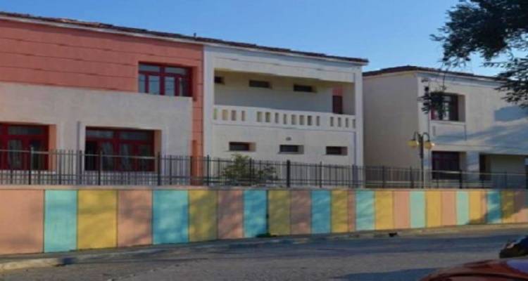 &Mu;&epsilon; &tau;&eta; &sigma;&upsilon;&mu;&mu;&epsilon;&tau;&omicron;&chi;ή &tau;&omicron;&upsilon; 2&omicron;&upsilon; &Delta;&eta;&mu;&omicron;&tau;&iota;&kappa;&omicron;ύ &Sigma;&chi;&omicron;&lambda;&epsilon;ί&omicron;&upsilon; &Mu;ύ&rho;&iota;&nu;&alpha;&sigmaf; &tau;&omicron; 15&omicron; &Mu;&alpha;&theta;&eta;&tau;&iota;&kappa;ό &Phi;&epsilon;&sigma;&tau;&iota;&beta;ά&lambda; &Psi;&eta;&phi;&iota;&alpha;&kappa;ή&sigmaf; &Delta;&eta;&mu;&iota;&omicron;&upsilon;&rho;&gamma;ί&alpha;&sigmaf;
