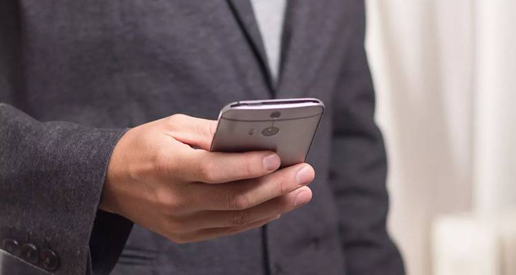 «Συναγερμός» για τηλεφωνικές απάτες με τεχνητή νοημοσύνη – Μεγάλη προσοχή συστήνουν οι ειδικοί