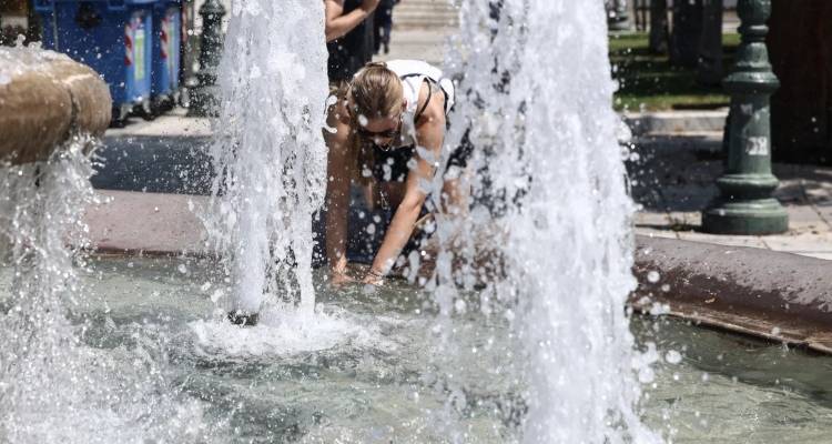 &Kappa;&alpha;ύ&sigma;&omega;&nu;&alpha;&sigmaf; &laquo;&Kappa;&lambda;έ&omega;&nu;&raquo;: &Sigma;ή&mu;&epsilon;&rho;&alpha; &eta; &pi;&iota;&omicron; &zeta;&epsilon;&sigma;&tau;ή &eta;&mu;έ&rho;&alpha;, &pi;&omicron;&iota;&epsilon;&sigmaf; &pi;&epsilon;&rho;&iota;&omicron;&chi;έ&sigmaf; &theta;&alpha; &laquo;&lambda;&iota;ώ&sigma;&omicron;&upsilon;&nu;&raquo; | &Epsilon;&pi;&iota;&kappa;ί&nu;&delta;&upsilon;&nu;&omicron; &kappa;&omicron;&kappa;&tau;έ&iota;&lambda; &zeta;έ&sigma;&tau;&eta;&sigmaf; &kappa;&alpha;&iota; &mu;&pi;&omicron;&phi;ό&rho;