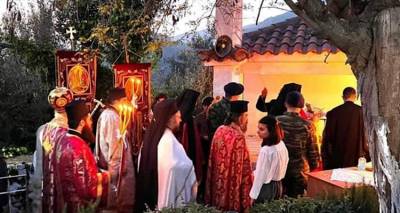 &Phi;&omega;&tau;ό &alpha;&rho;&chi;&epsilon;ί&omicron;&upsilon; 