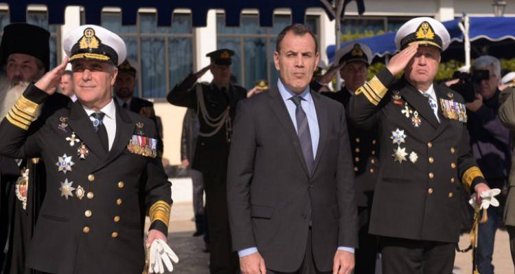 &Alpha;&pi;ά&nu;&tau;&eta;&sigma;&eta; &Pi;&alpha;&nu;&alpha;&gamma;&iota;&omega;&tau;ό&pi;&omicron;&upsilon;&lambda;&omicron;&upsilon; &sigma;&epsilon; &Alpha;&kappa;ά&rho;: &laquo;&Omicron;,&tau;&iota; &alpha;&pi;&epsilon;&iota;&lambda;&epsilon;ί&tau;&alpha;&iota;, &delta;&epsilon;&nu; &alpha;&pi;&omicron;&sigma;&tau;&rho;&alpha;&tau;&iota;&kappa;&omicron;&pi;&omicron;&iota;&epsilon;ί&tau;&alpha;&iota;&raquo;