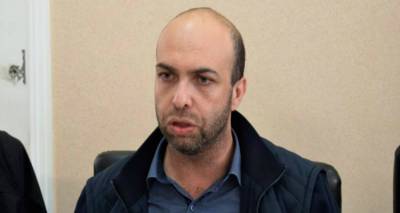 &Sigma;&tau;&eta; &Lambda;ή&mu;&nu;&omicron; &omicron; &Gamma;&iota;ά&nu;&nu;&eta;&sigmaf; &Beta;&omicron;&upsilon;&lambda;&gamma;&alpha;&rho;ά&kappa;&eta;&sigmaf;