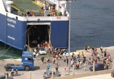 Τραυματισμός 71χρονης στο πλοίο «Ταξιάρχης»