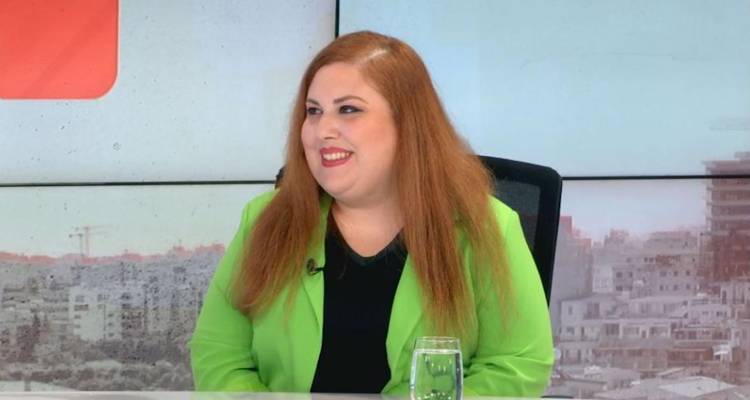 &Eta; &Mu;&alpha;&rho;ί&alpha; &Gamma;&iota;&alpha;&nu;&nu;&omicron;ύ &mu;&iota;&lambda;ά&epsilon;&iota; &gamma;&iota;&alpha; &tau;&eta;&nu; &alpha;έ&nu;&alpha;&eta; &alpha;&gamma;ά&pi;&eta; &tau;&eta;&sigmaf; &gamma;&iota;&alpha; &tau;&eta; &gamma;&nu;ώ&sigma;&eta; &kappa;&alpha;&iota; &gamma;&iota;&alpha; &tau;&eta; &sigma;&chi;έ&sigma;&eta; &tau;&eta;&sigmaf; &mu;&epsilon; &tau;&eta; &Lambda;ή&mu;&nu;&omicron; (video)