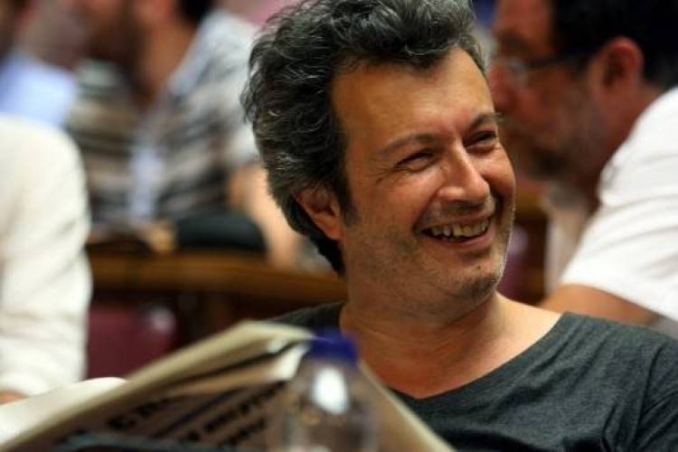 &Pi;.&Tau;&alpha;&tau;&sigma;ό&pi;&omicron;&upsilon;&lambda;&omicron;&sigmaf;: &ldquo;Έ&chi;&omega; &pi;&eta;&delta;ή&xi;&epsilon;&iota; &tau;&eta; &mu;&iota;&sigma;ή &Alpha;&theta;ή&nu;&alpha; &kappa;&alpha;&iota; &alpha;&upsilon;&tau;&omicron;ί &tau;&eta;&sigmaf; &Chi;&rho;.&Alpha;&upsilon;&gamma;ή&sigmaf; &sigma;&upsilon;&nu;&epsilon;&chi;ί&zeta;&omicron;&upsilon;&nu; &nu;&alpha; &mu;&epsilon; &alpha;&pi;&omicron;&kappa;&alpha;&lambda;&omicron;ύ&nu; &alpha;&delta;&epsilon;&rho;&phi;ή&rdquo;