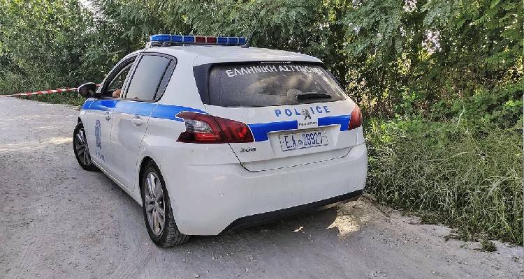 Έ&gamma;&kappa;&lambda;&eta;&mu;&alpha; &sigma;&tau;&eta; &Rho;ό&delta;&omicron;: &Omicron;&iota;&kappa;&iota;&alpha;&kappa;ή &beta;&omicron;&eta;&theta;ό&sigmaf; έ&pi;&nu;&iota;&xi;&epsilon; &tau;&eta; &gamma;&upsilon;&nu;&alpha;ί&kappa;&alpha; &pi;&omicron;&upsilon; &phi;&rho;ό&nu;&tau;&iota;&zeta;&epsilon; | &laquo;&Delta;&epsilon;&nu; &mu;&epsilon; ά&phi;&eta;&nu;&epsilon; &nu;&alpha; &kappa;&omicron;&iota;&mu;&eta;&theta;ώ, &mu;&epsilon; &tau;&alpha;&lambda;&alpha;&iota;&pi;&omega;&rho;&omicron;ύ&sigma;&epsilon;&raquo;