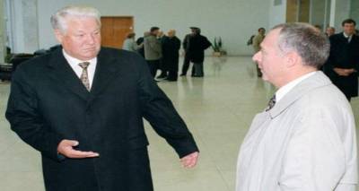 &ldquo;&Pi;ά&nu;&tau;&alpha; &upsilon;&pi;ά&rho;&chi;&epsilon;&iota; &pi;&iota;&theta;&alpha;&nu;ό&tau;&eta;&tau;&alpha; &epsilon;&pi;&alpha;&nu;ά&sigma;&tau;&alpha;&sigma;&eta;&sigmaf; &sigma;&tau;&eta; &Rho;&omega;&sigma;ί&alpha;&rdquo;, &lambda;έ&epsilon;&iota; &omicron; &pi;&rho;ώ&eta;&nu; &upsilon;&pi;&omicron;&upsilon;&rho;&gamma;ό&sigmaf; &Epsilon;&xi;&omega;&tau;&epsilon;&rho;&iota;&kappa;ώ&nu;