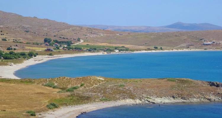 &Nu;έ&alpha; &epsilon;&pi;έ&nu;&delta;&upsilon;&sigma;&eta; 6 &epsilon;&kappa;&alpha;&tau;. &epsilon;&upsilon;&rho;ώ &sigma;&tau;&eta; &Lambda;ή&mu;&nu;&omicron; | Έ&rho;&chi;&epsilon;&tau;&alpha;&iota; &tau;&epsilon;&tau;&rho;ά&sigma;&tau;&epsilon;&rho;&eta; &xi;&epsilon;&nu;&omicron;&delta;&omicron;&chi;&epsilon;&iota;&alpha;&kappa;ή &mu;&omicron;&nu;ά&delta;&alpha; &sigma;&tau;&omicron; &Theta;ά&nu;&omicron;&sigmaf;