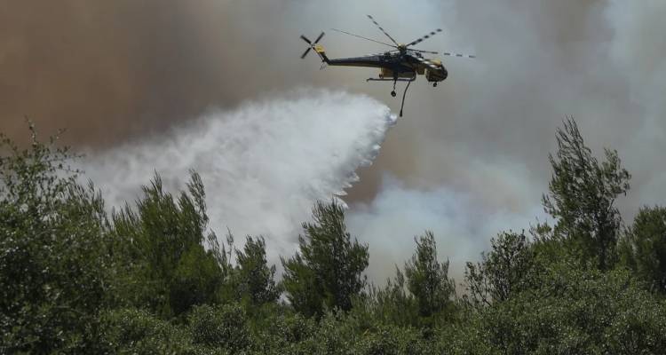 &Pi;έ&rho;&alpha;&sigma;&alpha;&nu; &sigma;&tau;&omicron;&nu; &omicron;&iota;&kappa;&iota;&sigma;&mu;ό &tau;&eta;&sigmaf; &Alpha;&gamma;ί&alpha;&sigmaf; &Sigma;&kappa;έ&pi;&eta;&sigmaf; &omicron;&iota; &phi;&lambda;ό&gamma;&epsilon;&sigmaf; -&Sigma;&upsilon;&nu;&epsilon;&chi;ί&zeta;&epsilon;&tau;&alpha;&iota; &eta; &mu;ά&chi;&eta; &sigma;&tau;&alpha; &pi;ύ&rho;&iota;&nu;&alpha; &mu;έ&tau;&omega;&pi;&alpha; &tau;&eta;&sigmaf; &Delta;&upsilon;&tau;&iota;&kappa;ή&sigmaf; &Alpha;&tau;&tau;&iota;&kappa;ή&sigmaf;