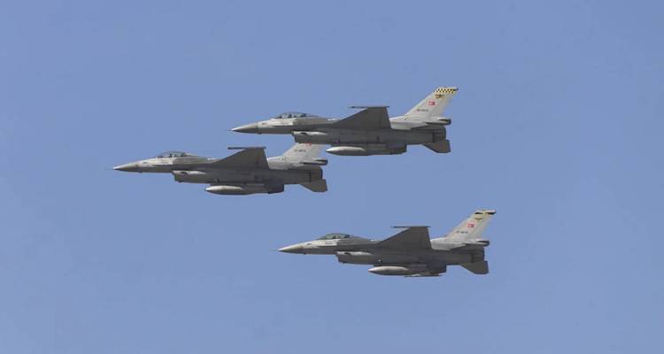 &Mu;&pi;&alpha;ϊ&rho;ά&kappa;&iota; &gamma;&iota;&alpha; &tau;&alpha; F-16: &Delta;&epsilon;&nu; &tau;έ&theta;&eta;&kappa;&epsilon; &theta;έ&mu;&alpha; &alpha;&pi;ό &tau;&iota;&sigmaf; &Eta;&Pi;&Alpha;, &delta;&epsilon;&nu; &theta;&alpha; &mu;&alpha;&sigmaf; &pi;&epsilon;&iota; &kappa;&alpha;&nu;&epsilon;ί&sigmaf; &pi;&omicron;ύ &nu;&alpha; &tau;&alpha; &chi;&rho;&eta;&sigma;&iota;&mu;&omicron;&pi;&omicron;&iota;ή&sigma;&omicron;&upsilon;&mu;&epsilon;, &lambda;έ&nu;&epsilon; &omicron;&iota; &Tau;&omicron;ύ&rho;&kappa;&omicron;&iota;