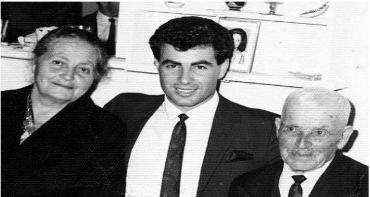 &Alpha;&nu;&alpha;&zeta;&eta;&tau;ώ&nu;&tau;&alpha;&sigmaf; &tau;&omicron; &chi;&alpha;&mu;έ&nu;&omicron; &pi;&alpha;&rho;&epsilon;&lambda;&theta;ό&nu; | &Sigma;&tau;&alpha; &mu;έ&rho;&eta; &tau;&omicron;&upsilon; &Rho;έ&iota;&sigmaf; &Nu;&tau;&epsilon;&rho;έ &psi;ά&chi;&nu;&epsilon;&iota; &nu;&alpha; &beta;&rho;&epsilon;&iota; ό&sigma;&alpha; &delta;&epsilon;&nu; έ&mu;&alpha;&theta;&epsilon; &alpha;&pi;ό &tau;&omicron;&nu; &pi;&alpha;&tau;έ&rho;&alpha; &tau;&omicron;&upsilon;