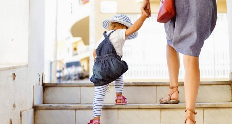 &laquo;&Nu;&tau;&alpha;&nu;&tau;ά&delta;&epsilon;&sigmaf; &tau;&eta;&sigmaf; &gamma;&epsilon;&iota;&tau;&omicron;&nu;&iota;ά&sigmaf;&raquo;: &Sigma;&tau;&alpha; 500 &epsilon;&upsilon;&rho;ώ &alpha;&upsilon;&xi;ά&nu;&epsilon;&tau;&alpha;&iota; &tau;&omicron; &mu;&eta;&nu;&iota;&alpha;ί&omicron; voucher