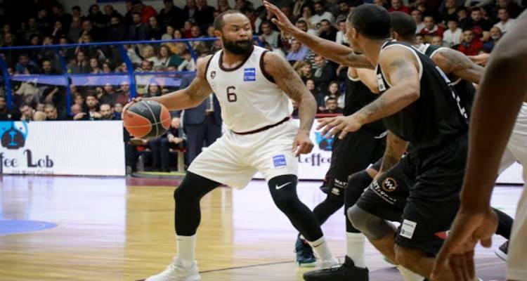 &Alpha;&pi;&omicron;&sigma;ύ&rho;&epsilon;&tau;&alpha;&iota; &omicron; &Alpha;&nu;&alpha;&sigma;&tau;ό&pi;&omicron;&upsilon;&lambda;&omicron;&sigmaf;, &alpha;&lambda;&lambda;ά&zeta;&epsilon;&iota; &omicron; &delta;&iota;&alpha;&iota;&tau;&eta;&tau;ή&sigmaf; &sigma;&tau;&eta; &Lambda;ή&mu;&nu;&omicron;