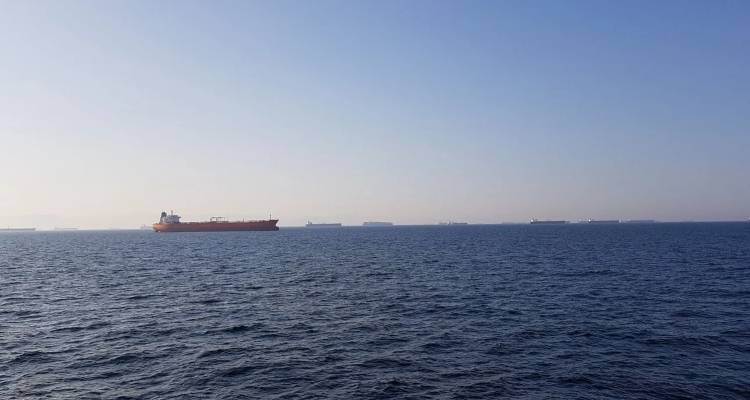 &Tau;&rho;ί&alpha; &epsilon;&mu;&pi;&omicron;&rho;&iota;&kappa;ά &pi;&lambda;&omicron;ί&alpha; &chi;&tau;&upsilon;&pi;ή&theta;&eta;&kappa;&alpha;&nu; &sigma;ή&mu;&epsilon;&rho;&alpha; &tau;&omicron; &pi;&rho;&omega;ί &sigma;&tau;&alpha; &Sigma;&tau;&epsilon;&nu;ά &tau;&omicron;&upsilon; &Omicron;&rho;&mu;&omicron;ύ&zeta;, &epsilon;&nu;ώ &eta; έ&nu;&tau;&alpha;&sigma;&eta; &mu;&alpha;ί&nu;&epsilon;&tau;&alpha;&iota; &kappa;&alpha;&iota; &alpha;&pi;&epsilon;&iota;&lambda;έ&sigmaf; &epsilon;&kappa;&tau;&omicron;&xi;&epsilon;ύ&omicron;&nu;&tau;&alpha;&iota; &kappa;&alpha;&iota; &alpha;&pi;ό &tau;&iota;&sigmaf; &delta;ύ&omicron; &pi;&lambda;&epsilon;&upsilon;&rho;έ&sigmaf;