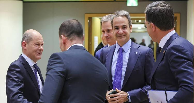 &Sigma;ύ&nu;&omicron;&delta;&omicron;&sigmaf; &Kappa;&omicron;&rho;&upsilon;&phi;ή&sigmaf;: &Tau;&eta; &Delta;&epsilon;&upsilon;&tau;έ&rho;&alpha; &laquo;&kappa;&lambda;&epsilon;&iota;&delta;ώ&nu;&epsilon;&iota;&raquo; &tau;&omicron; &pi;&lambda;&alpha;&phi;ό&nu; &sigma;&tau;&omicron; &phi;&upsilon;&sigma;&iota;&kappa;ό &alpha;έ&rho;&iota;&omicron; | &Alpha;&iota;&sigma;&iota;ό&delta;&omicron;&xi;&omicron;&sigmaf; &omicron; &Kappa;&upsilon;&rho;&iota;ά&kappa;&omicron;&sigmaf; &Mu;&eta;&tau;&sigma;&omicron;&tau;ά&kappa;&eta;&sigmaf;