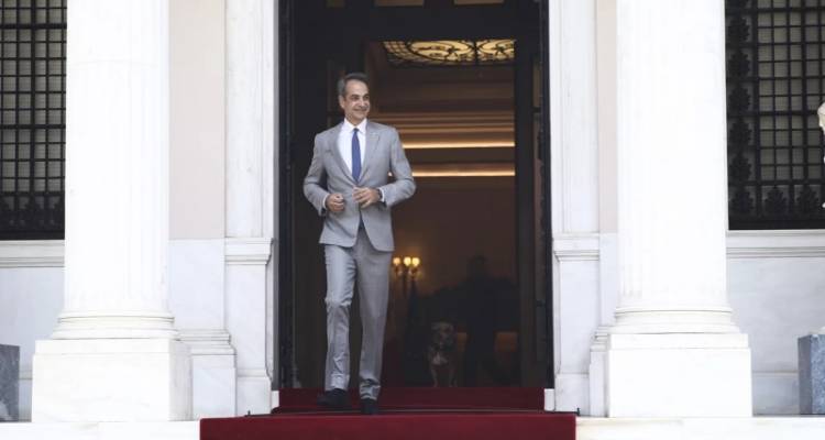 &Epsilon;&upsilon;&phi;&omicron;&rho;ί&alpha; &sigma;&tau;&eta;&nu; &kappa;&upsilon;&beta;έ&rho;&nu;&eta;&sigma;&eta; &mu;&epsilon; &tau;&iota;&sigmaf; &delta;&eta;&mu;&omicron;&sigma;&kappa;&omicron;&pi;ή&sigma;&epsilon;&iota;&sigmaf; | &Pi;&rho;&omega;&tau;ό&gamma;&nu;&omega;&rho;&eta; &pi;&omicron;&lambda;&iota;&tau;&iota;&kappa;ή &kappa;&upsilon;&rho;&iota;&alpha;&rho;&chi;ί&alpha;, &upsilon;&psi;&eta;&lambda;ά &pi;&omicron;&sigma;&omicron;&sigma;&tau;ά &alpha;&pi;&omicron;&delta;&omicron;&chi;ή&sigmaf;