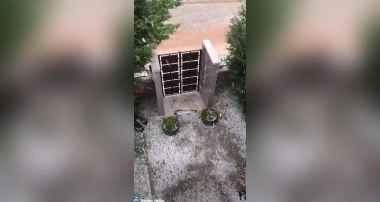 &Sigma;&phi;&omicron;&delta;&rho;ή &kappa;&alpha;&kappa;&omicron;&kappa;&alpha;&iota;&rho;ί&alpha; &sigma;&epsilon; &Iota;&omega;ά&nu;&nu;&iota;&nu;&alpha; &kappa;&alpha;&iota; &Kappa;&alpha;&sigma;&tau;&omicron;&rho;&iota;ά, &mu;&epsilon; &beta;&rho;&omicron;&chi;ή &kappa;&alpha;&iota; &chi;&alpha;&lambda;ά&zeta;&iota; -&Pi;&omicron;&tau;ά&mu;&iota;&alpha; &omicron;&iota; &delta;&rho;ό&mu;&omicron;&iota;, &delta;&epsilon;ί&tau;&epsilon; &beta;ί&nu;&tau;&epsilon;&omicron;