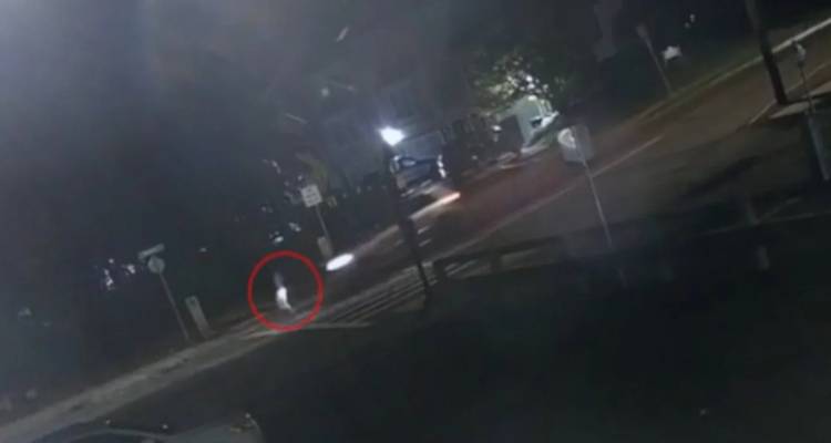 Ηρωίδα γιαγιά έσπρωξε την εγγονή της για να μην την παρασύρει ΙΧ, χτύπησε την ίδια -Δείτε το βίντεο