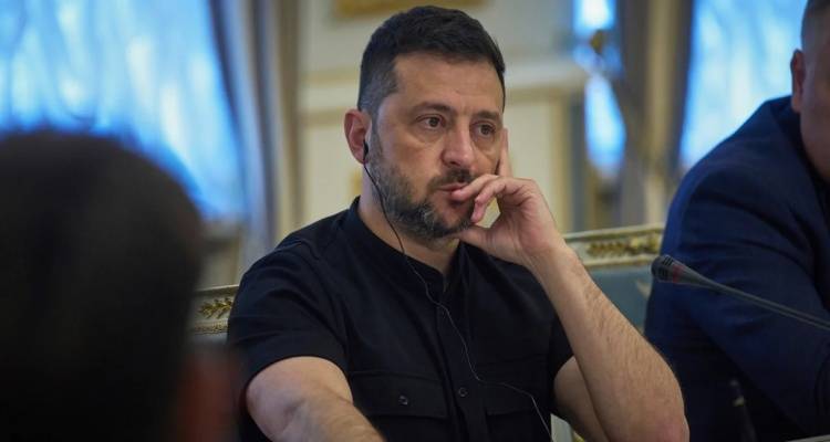 Ρωσία κατά Ζελένσκι μετά τον βομβαρδισμό στο Κίεβο: «Θέλει να δείξει στους Ευρωπαίους &quot;κουβαλητές&quot; ότι είναι γενναίος στρατιώτης»