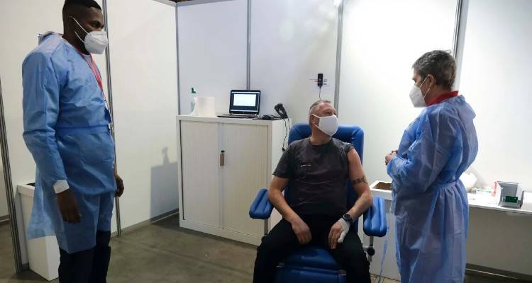 &Beta;έ&lambda;&gamma;&iota;&omicron;: &Sigma;&upsilon;&nu;&epsilon;&lambda;ή&phi;&theta;&eta; ά&nu;&delta;&rho;&alpha;&sigmaf; &pi;&omicron;&upsilon; &epsilon;&tau;&omicron;&iota;&mu;&alpha;&zeta;ό&tau;&alpha;&nu; &nu;&alpha; &epsilon;&mu;&beta;&omicron;&lambda;&iota;&alpha;&sigma;&tau;&epsilon;ί &gamma;&iota;&alpha;&hellip; έ&nu;&alpha;&tau;&eta; &phi;&omicron;&rho;ά! '&Epsilon;&nu;&alpha;&nu;&tau;&iota; &alpha;&mu;&omicron;&iota;&beta;ή&sigmaf;