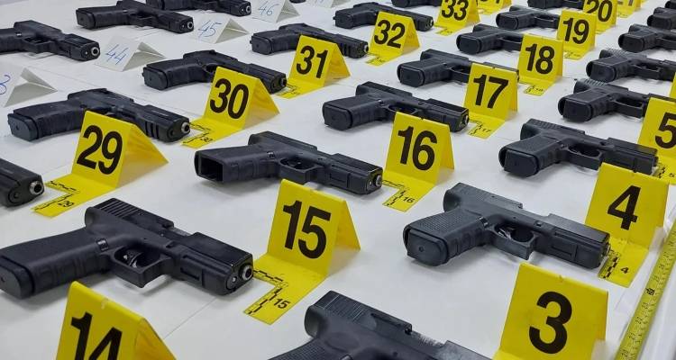 &Sigma;&upsilon;&nu;&epsilon;&lambda;ή&phi;&theta;&eta;&sigma;&alpha;&nu; &delta;ύ&omicron; &Tau;&omicron;ύ&rho;&kappa;&omicron;&iota; &sigma;&tau;&omicron;&nu; Έ&beta;&rho;&omicron; -&Epsilon;&pi;&iota;&chi;&epsilon;ί&rho;&eta;&sigma;&alpha;&nu; &nu;&alpha; &epsilon;&iota;&sigma;&alpha;&gamma;ά&gamma;&omicron;&upsilon;&nu; &sigma;&tau;&eta;&nu; &Epsilon;&lambda;&lambda;ά&delta;&alpha; 50 &pi;&iota;&sigma;&tau;ό&lambda;&iota;&alpha;, &tau;&alpha; &epsilon;ί&chi;&alpha;&nu; &kappa;&rho;ύ&psi;&epsilon;&iota; &sigma;&epsilon; &phi;&omicron;&rho;&tau;&eta;&gamma;ό &mu;&epsilon;&tau;&alpha;&phi;&omicron;&rho;ώ&nu;