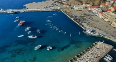 &Sigma;&tau;&alpha; &Gamma;&iota;ά&nu;&nu;&epsilon;&nu;&alpha; &omicron; &Nu;&Omicron;&Lambda;ή&mu;&nu;&omicron;&upsilon;