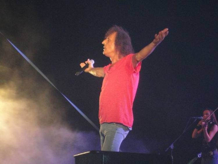 «Βασίλη ζούμε για να σ ακούμε» video από  τη μεγάλη συναυλία