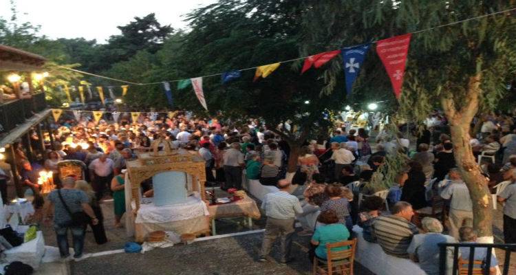 Πλήθος πιστών στο πανηγύρι της «Αγιά Σωτήρας» στη Λήμνο (photos)