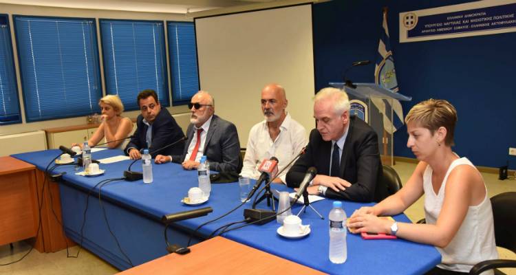 &Tau;&omicron; &Epsilon;&theta;&nu;&iota;&kappa;ό &Theta;έ&alpha;&tau;&rho;&omicron; &mu;&epsilon; &tau;&eta;&nu; &laquo;&Eta;&lambda;έ&kappa;&tau;&rho;&alpha;&raquo; &sigma;&epsilon; &Lambda;έ&sigma;&beta;&omicron;, &Lambda;ή&mu;&nu;&omicron; &kappa;&alpha;&iota; Ά&gamma;&iota;&omicron; &Epsilon;&upsilon;&sigma;&tau;&rho;ά&tau;&iota;&omicron; | &Sigma;&upsilon;&nu;έ&nu;&tau;&epsilon;&upsilon;&xi;&eta; &Tau;ύ&pi;&omicron;&upsilon; &sigma;&tau;&omicron; &Upsilon;&pi;. &Nu;&alpha;&upsilon;&tau;&iota;&lambda;ί&alpha;&sigmaf;