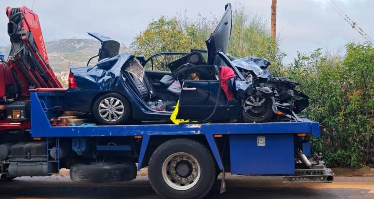 Τραγικό τροχαίο με 3 νεκρούς στις Αφίδνες, μάζες από λαμαρίνες τα οχήματα - «Το ένα αυτοκίνητο ήταν μέσα στο άλλο» λέει ο οδηγός του γερανού