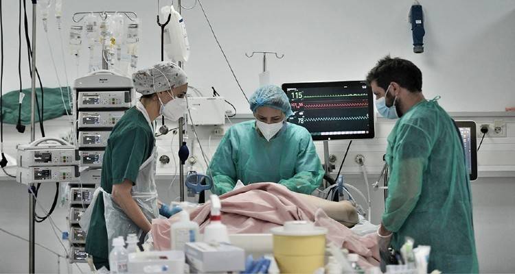 &Kappa;&omicron;&rho;&omega;&nu;&omicron;ϊό&sigmaf;: &Pi;&alpha;&rho;έ&mu;&beta;&alpha;&sigma;&eta; &epsilon;&iota;&sigma;&alpha;&gamma;&gamma;&epsilon;&lambda;έ&alpha; &gamma;&iota;&alpha; &tau;&iota;&sigmaf; &kappa;&lambda;&epsilon;&iota;&sigma;&tau;έ&sigmaf; &Mu;&Epsilon;&Theta; &pi;&omicron;&upsilon; &kappa;&alpha;&tau;ή&gamma;&gamma;&epsilon;&iota;&lambda;&epsilon; &omicron; &Gamma;&iota;&alpha;&nu;&nu;ά&kappa;&omicron;&sigmaf;