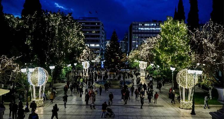 &Kappa;&omicron;&rho;&omega;&nu;&omicron;ϊό&sigmaf;: &Sigma;&tau;&alpha; 7.009 &tau;&alpha; &nu;έ&alpha; &kappa;&rho;&omicron;ύ&sigma;&mu;&alpha;&tau;&alpha;, ά&lambda;&lambda;&omicron;&iota; 99 &theta;ά&nu;&alpha;&tau;&omicron;&iota;, 697 &omicron;&iota; &delta;&iota;&alpha;&sigma;&omega;&lambda;&eta;&nu;&omega;&mu;έ&nu;&omicron;&iota;.