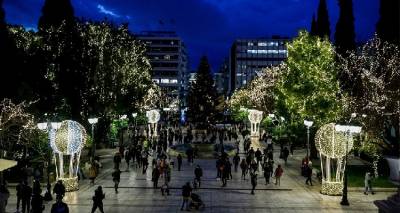&Kappa;&omicron;&rho;&omega;&nu;&omicron;ϊό&sigmaf;: &Sigma;&tau;&alpha; 7.009 &tau;&alpha; &nu;έ&alpha; &kappa;&rho;&omicron;ύ&sigma;&mu;&alpha;&tau;&alpha;, ά&lambda;&lambda;&omicron;&iota; 99 &theta;ά&nu;&alpha;&tau;&omicron;&iota;, 697 &omicron;&iota; &delta;&iota;&alpha;&sigma;&omega;&lambda;&eta;&nu;&omega;&mu;έ&nu;&omicron;&iota;.